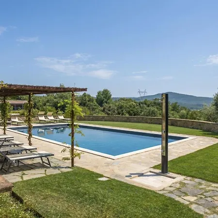 Il Cipresso - L'olmo - L'ulivo By Interhome Colle Calzolaro